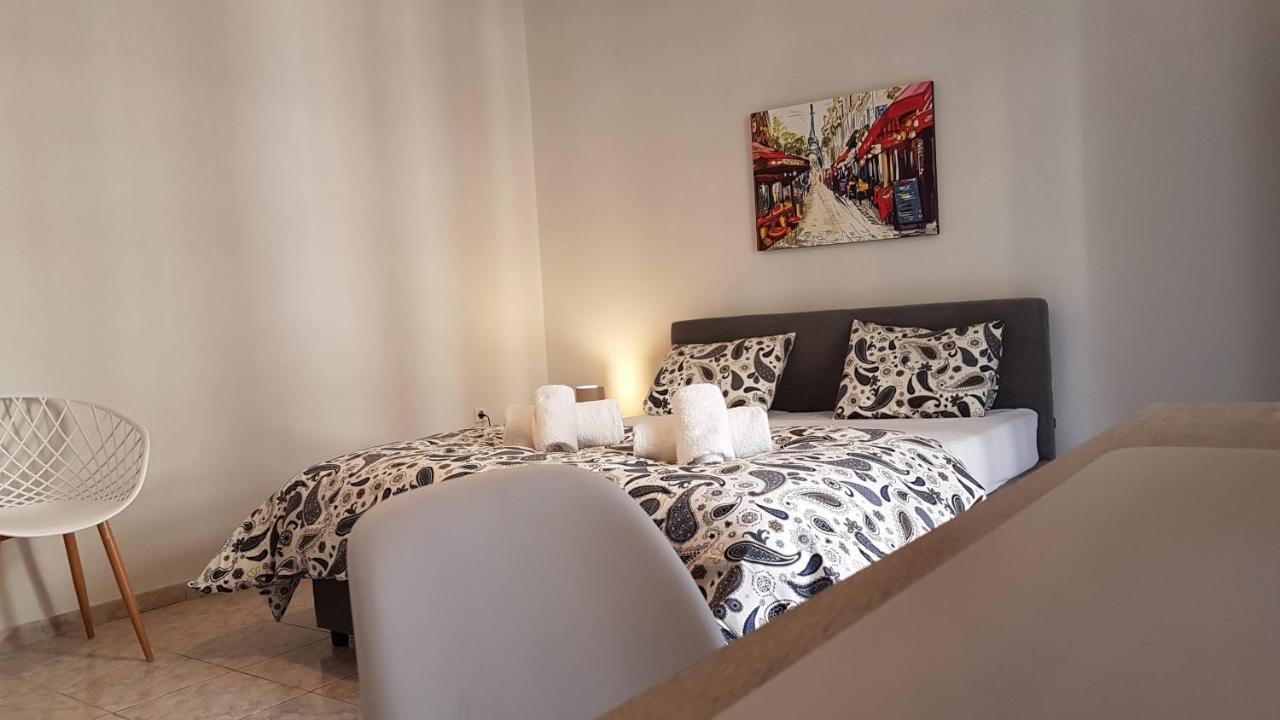 Palette Apartment Champagne - Athens Center, 6 Bd, 3 Bath Bagian luar foto