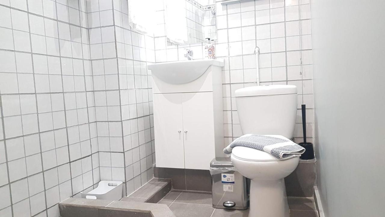 Palette Apartment Champagne - Athens Center, 6 Bd, 3 Bath Bagian luar foto
